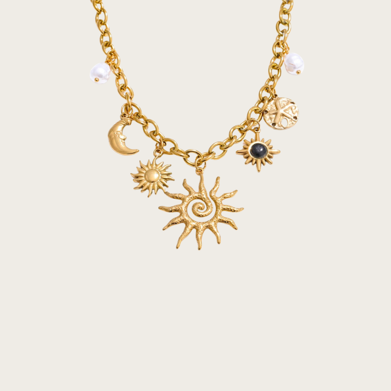 Colar Charme Estrela do Mar e Lua com Pingentes Dourados